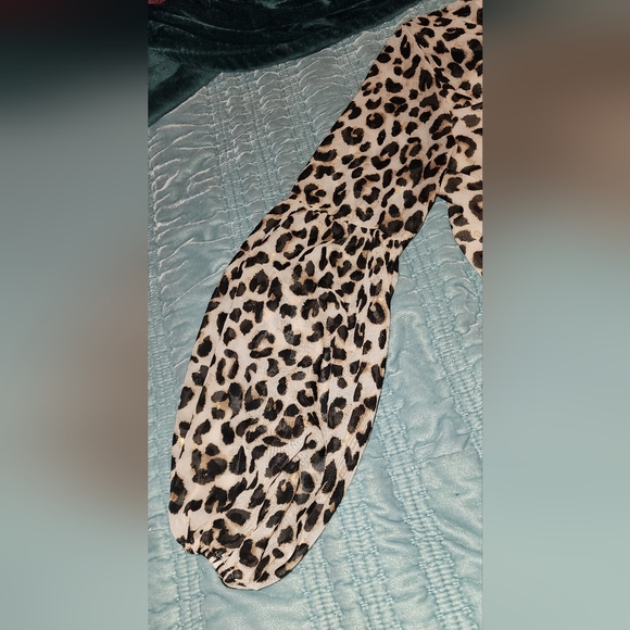 Fate Cheetah Print Lined Blouse Size Medium NWOT - Picture 4 of 7